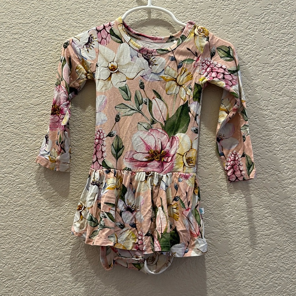 Posh Peanut long sleeve body suit. 18-24 months
